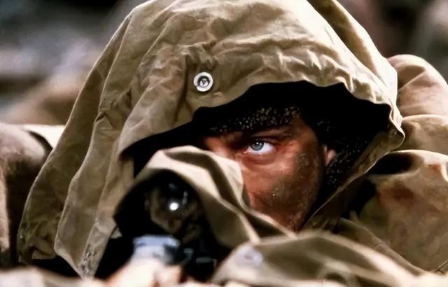 世界杯手机直播软件安装-苏联狙神瓦西里：潜伏四天一枪不开，一颗子弹带走德军狙击之王！